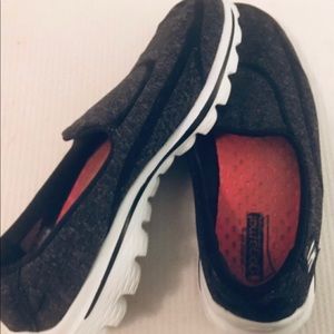 Sketcher slip on tennis shoes